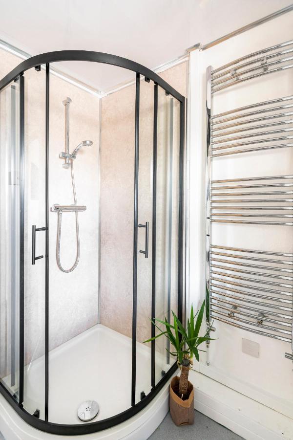 Lovely 1-Bedroom Property With Balcony In West End Glasgow Bagian luar foto